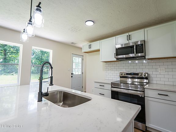 3rd image of 1120 Ironwood Trl