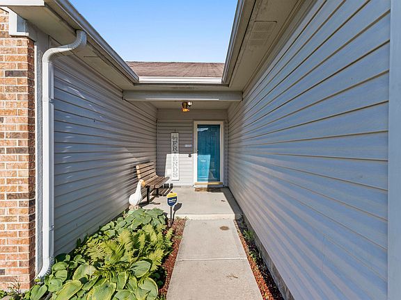 4th image of 3002 Beachwalk Ln