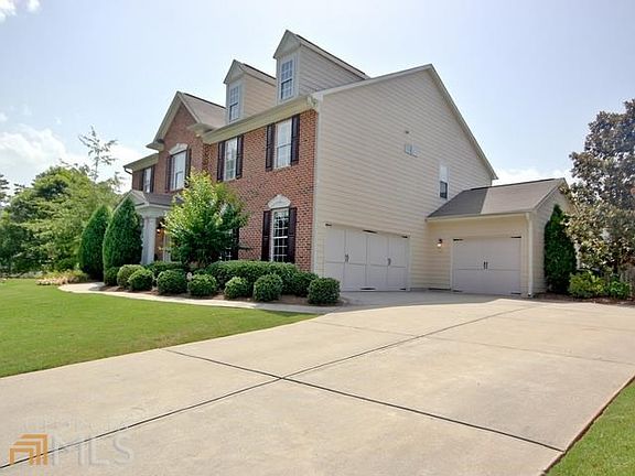 2nd image of 233 Independence Ln