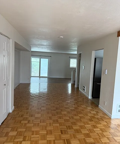 4404 Terrace Dr #3 — Photo 2