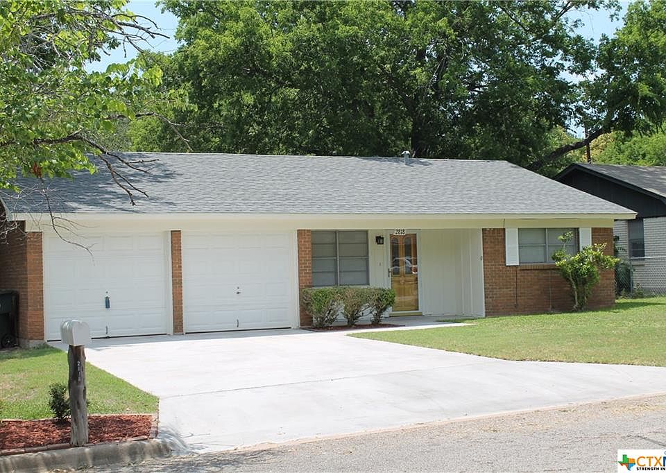 1st image of 2818 Shady Hill Dr