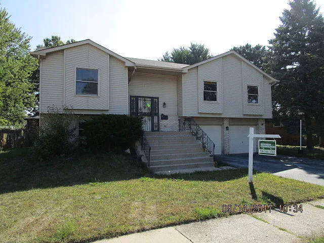 14635 Lakeside Ave photo 1