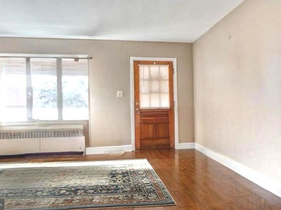 3rd image of 632 Old Westminster Pike