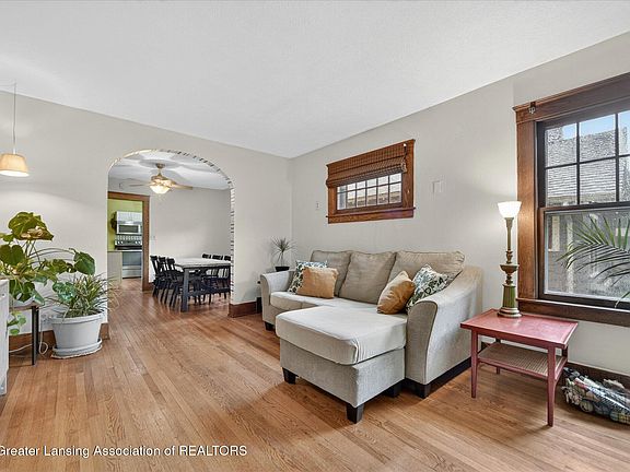5th image of 906 Cleo St