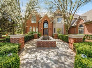 1168 Autumnview Dr, Rochester, MI 48307