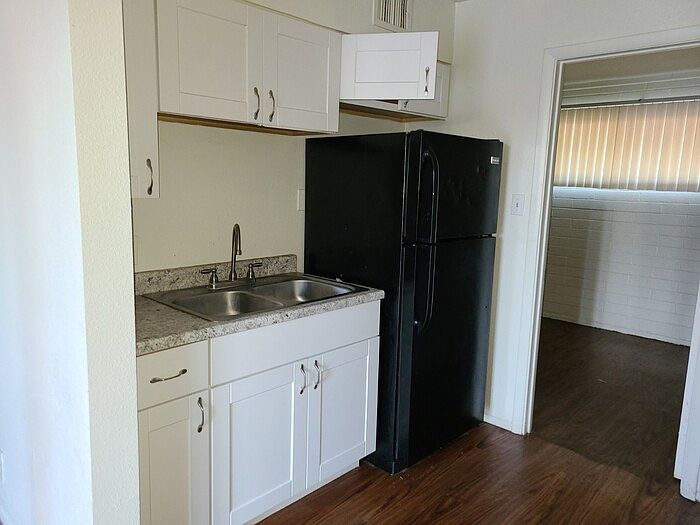 1st image of 6802 W Glendale Ave #4