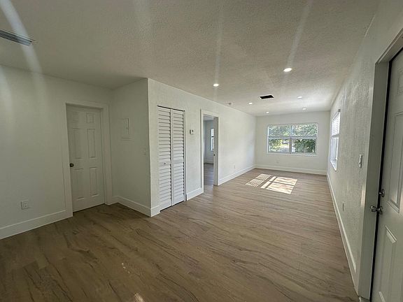 3rd image of 3315-3331 SW 15th Ave