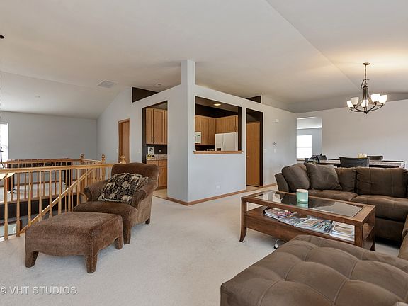 3rd image of 608 Howard Ave
