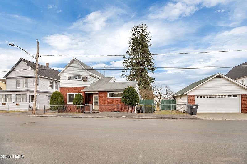 2nd image of 71 3rd Avenue