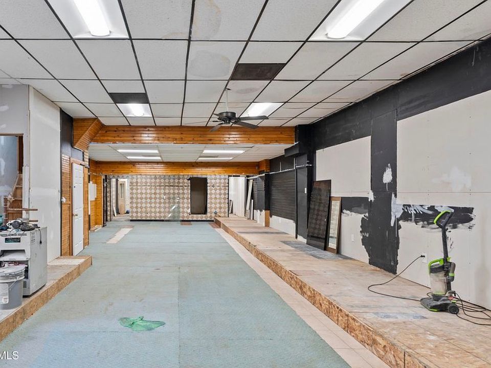 1st image of 3076 6th Ave Unit 1