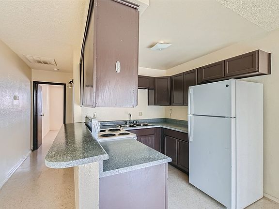3rd image of 1537 Cobb Ln APT 4