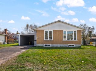61 Herman St, Petawawa, ON K8H3B2