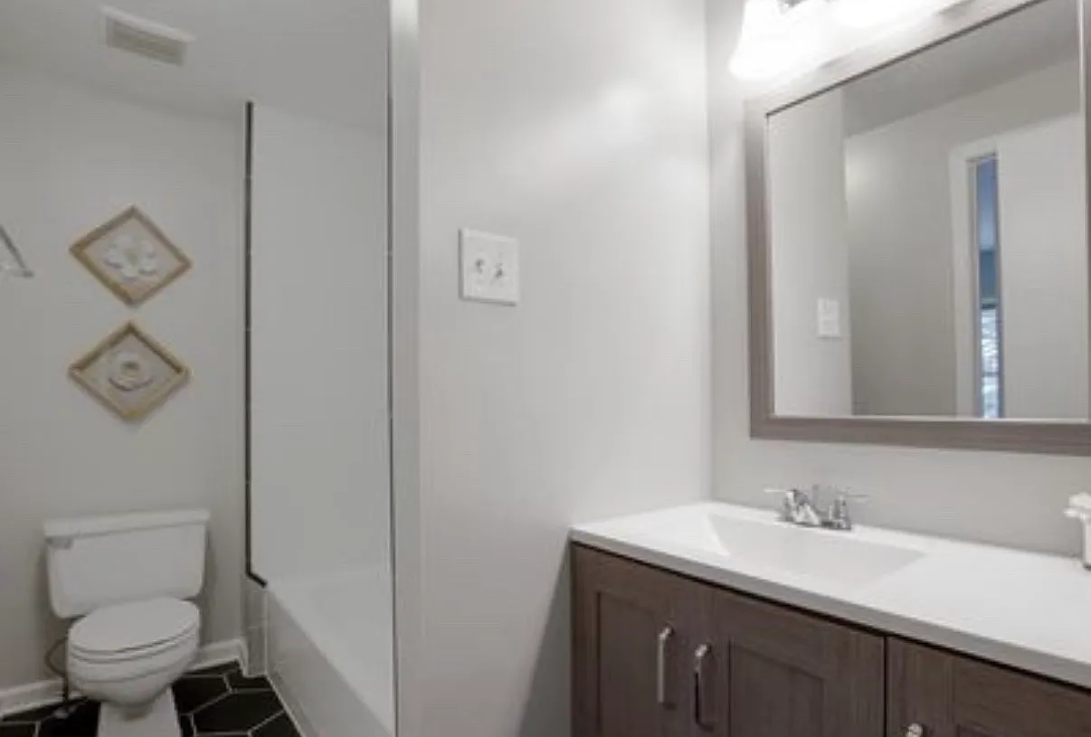 3 bed, 1.5 bath, 1500 sqft, $2,550 — Photo 1