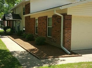 966 Barbara Ann Ln, Ballwin, MO 63021