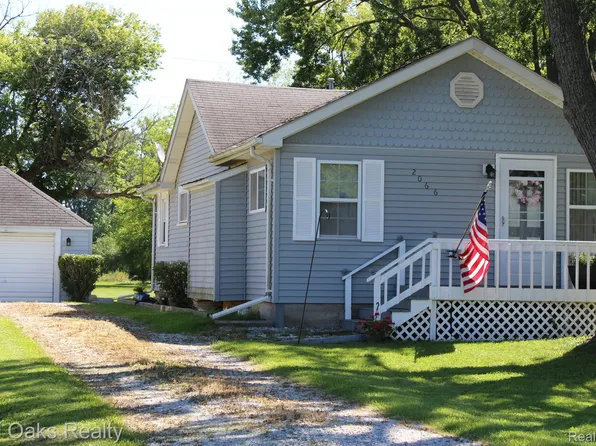 2066 Delaney St, Burton, MI 48509