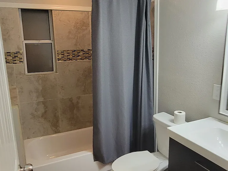 1421 S 108th Ave — Photo 13