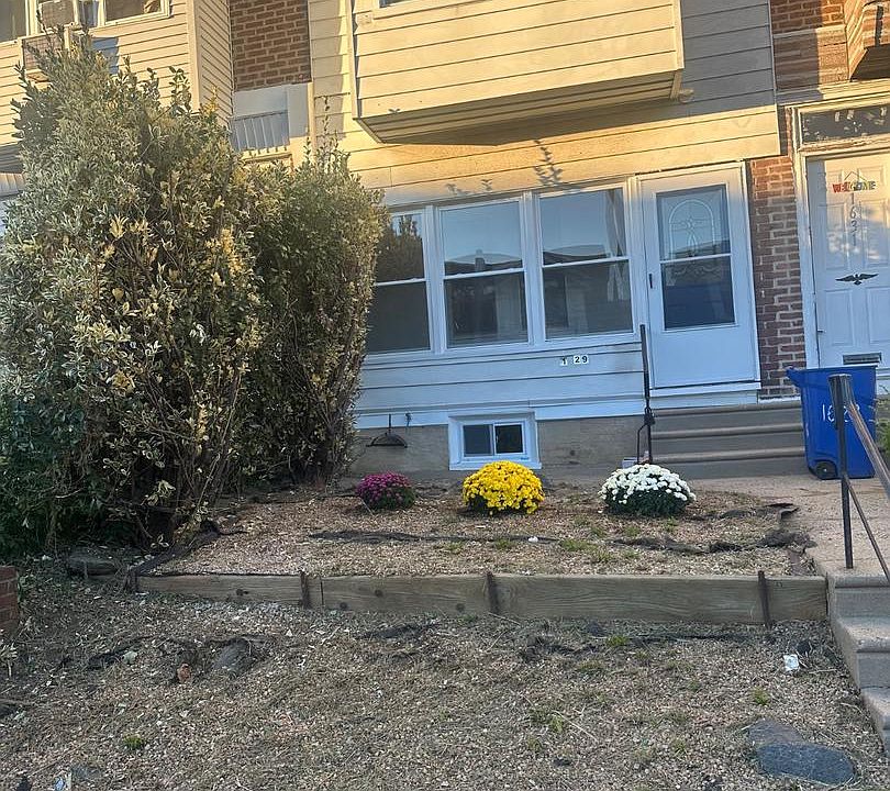 1st image of 1629 Worrell St