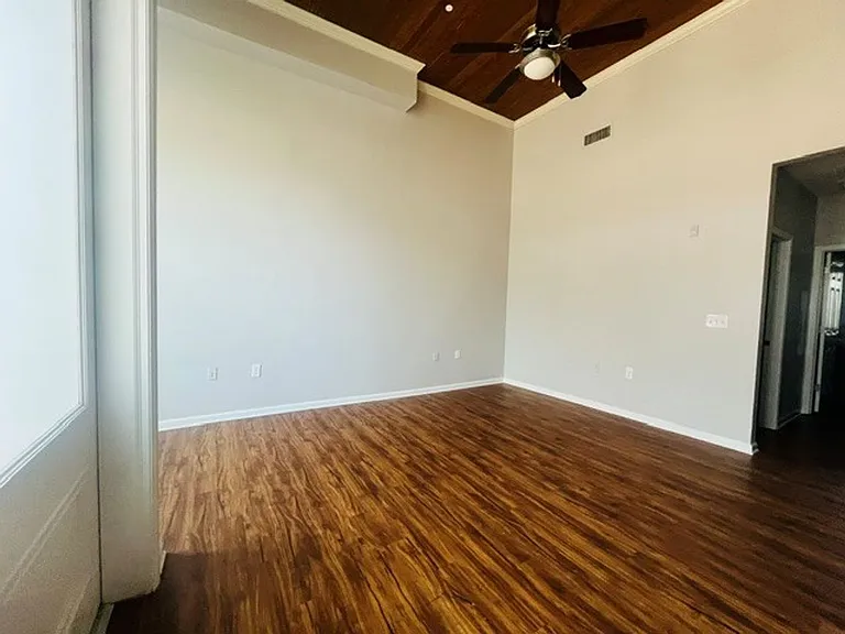 Lofts at Poplar Pointe — Photo 7