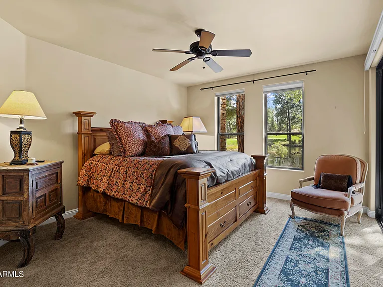 2609 E Pine Island Ln — Photo 29