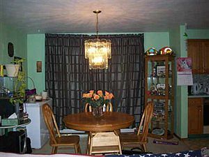 4th image of 402 Paul St