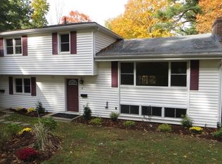 18 Pinedale St, Southbridge, MA 01550