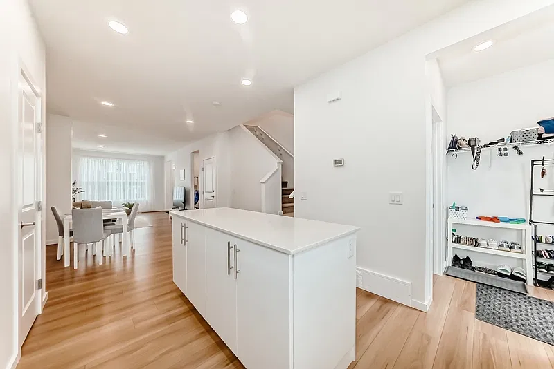 3 bed, 2.5 bath, $2,100 — Photo 3