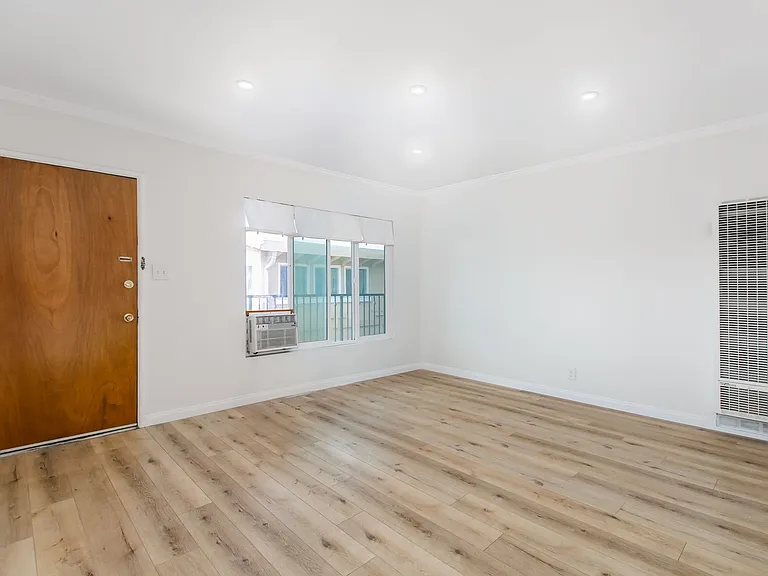 1736 N Normandie Ave — Photo 17