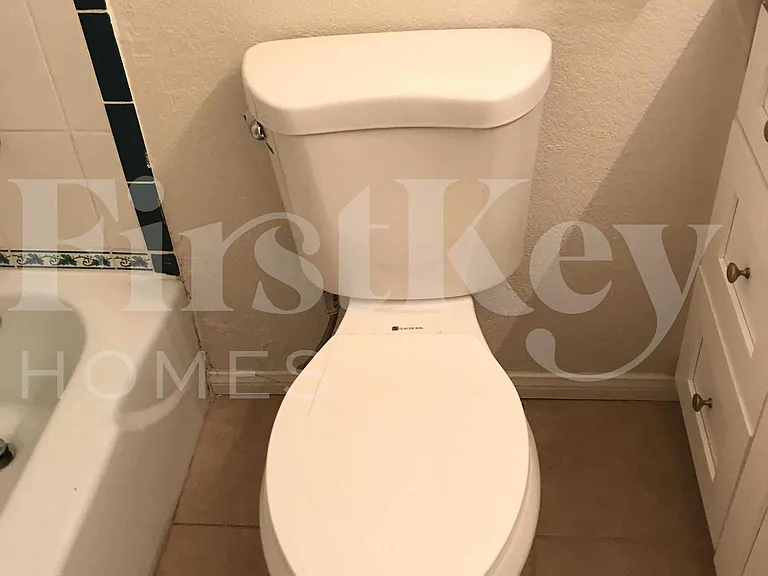1810 Renada Cir — Photo 11