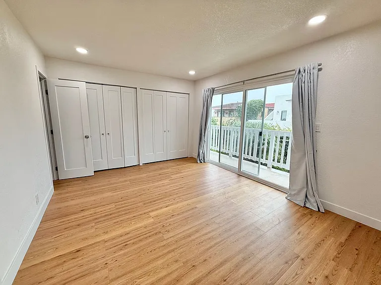 851 Acapulco St — Photo 4