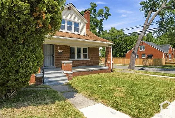 5 bed, 1600 sqft, $1,700 — Photo 2