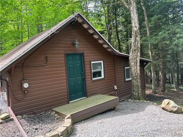 59 Blue Jay Rd, Clayville, NY 13322