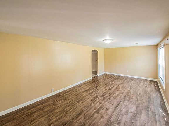 2nd image of 4441 Benton Rd