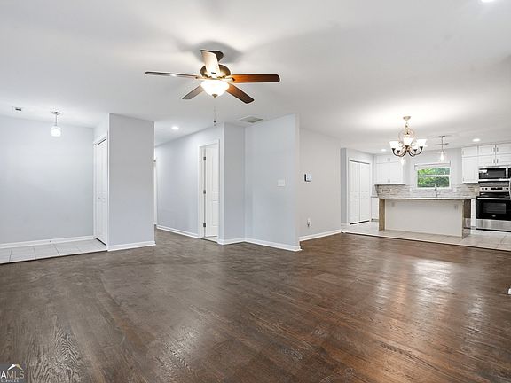 4th image of 3115 Robin Rd