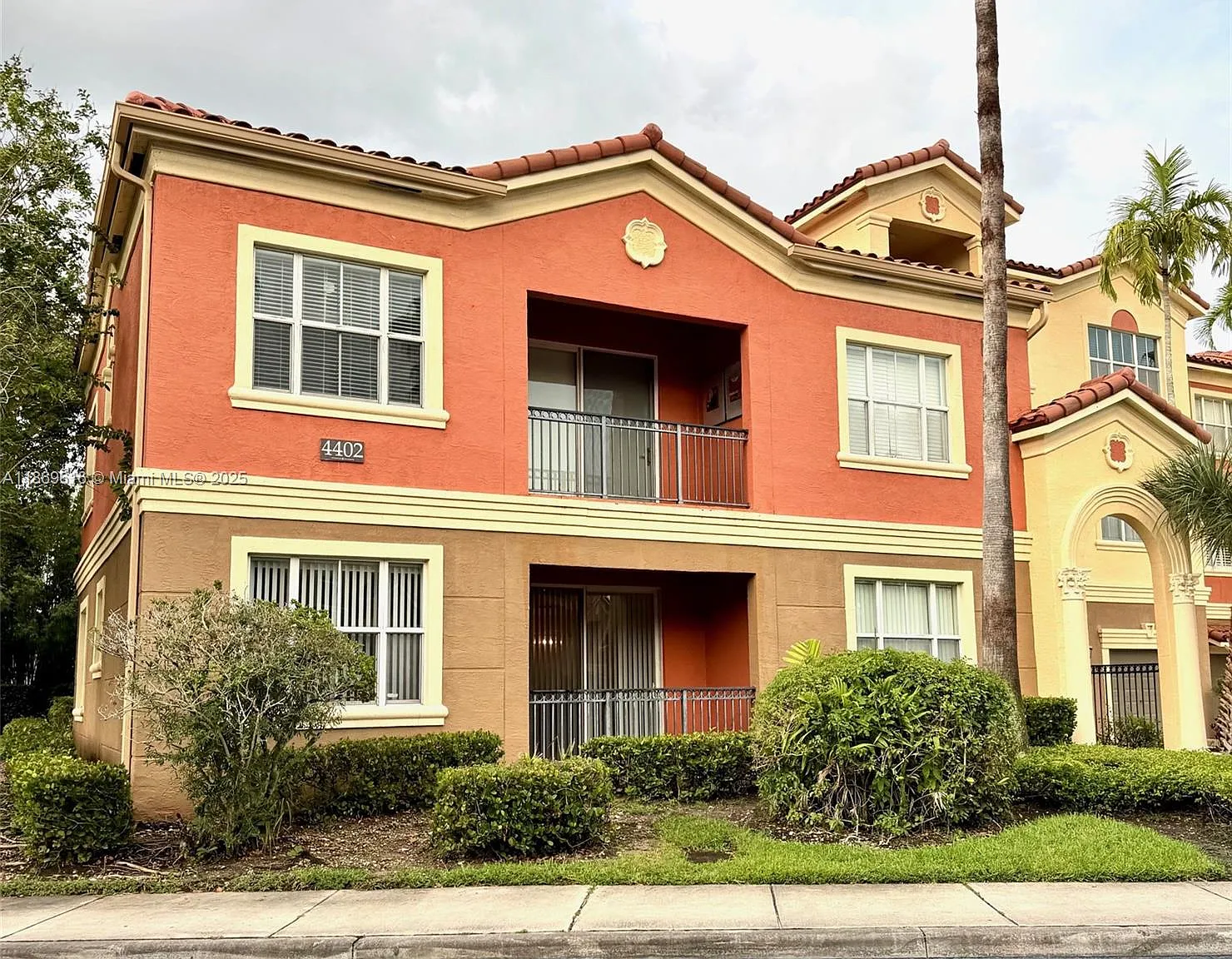 3 bed, 1600 sqft, $2,900 — Photo 1