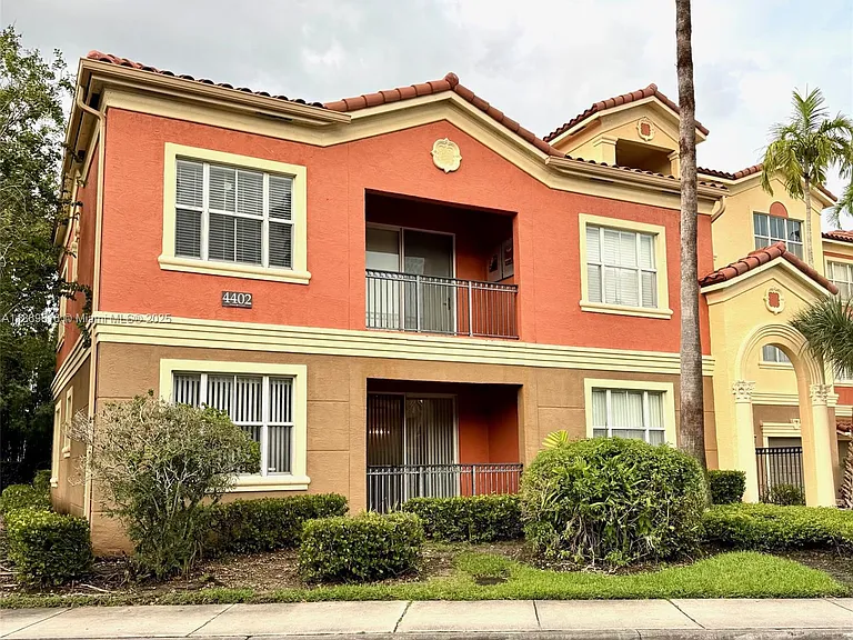 4402 SW 160th Ave — Photo 1