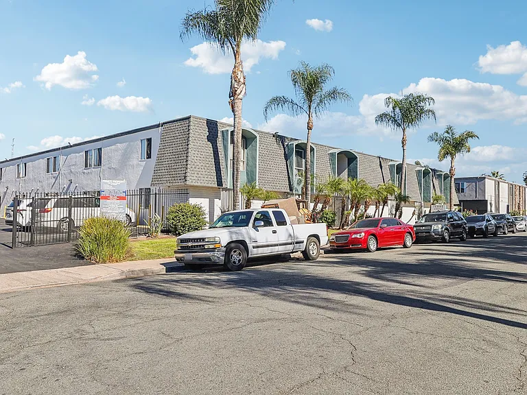 Terre at 1038 Peach — Photo 18