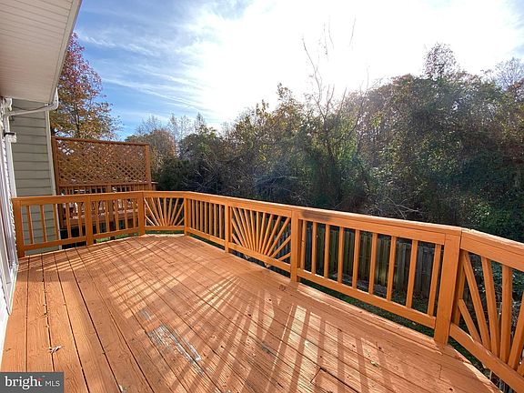 4th image of 703 Knollwood Ct
