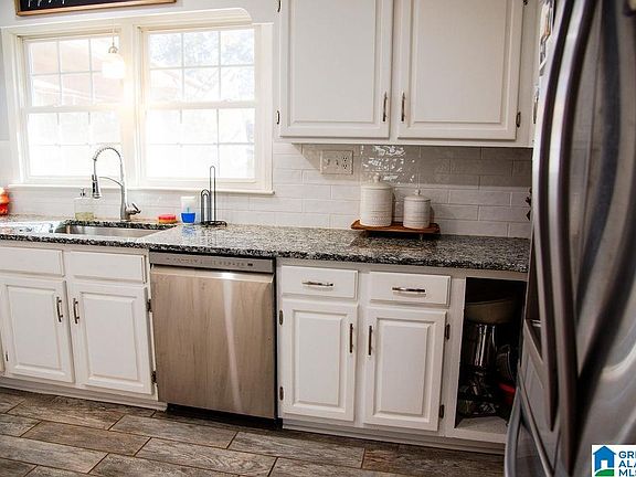 4th image of 1822 Pleasant Ridge Dr