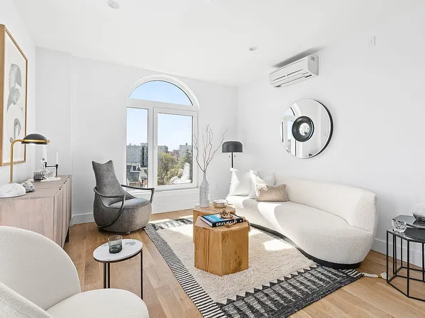 1105 Cortelyou Rd #201, Brooklyn, NY 11218