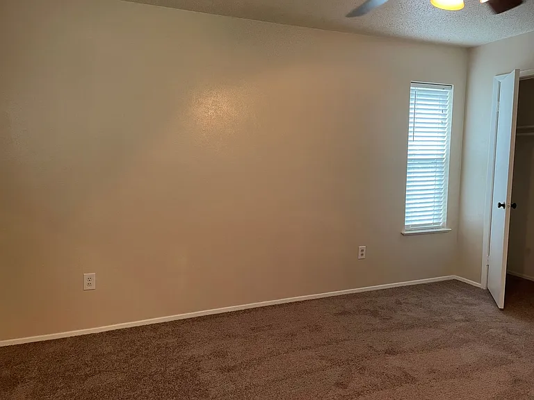 5025 Loch Lomond Dr — Photo 17