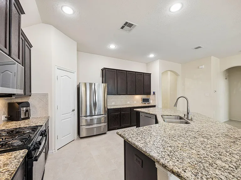 24631 Forest Hiker Ct — Photo 8