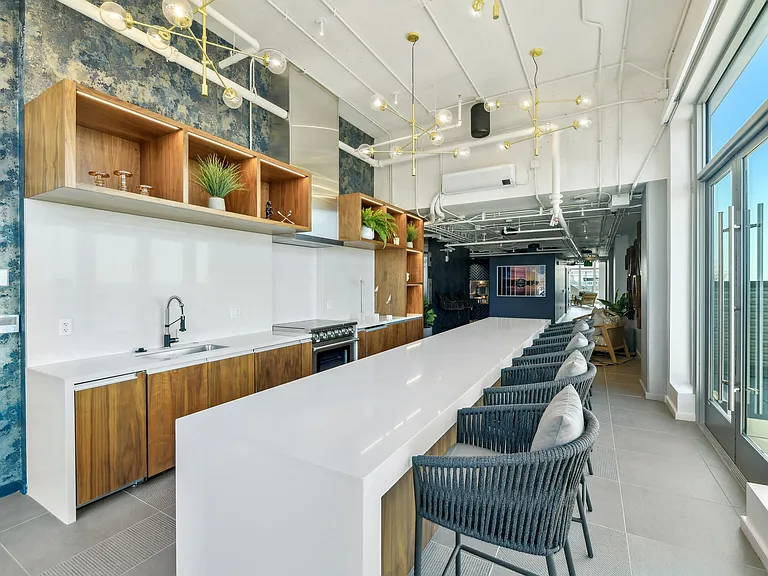 Link Apartments H Street — Photo 21