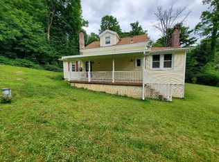 8 Saratoga Ct, Carmel, NY 10512