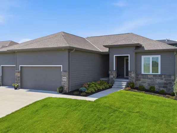 18450 Greenleaf St, Omaha, NE 68136