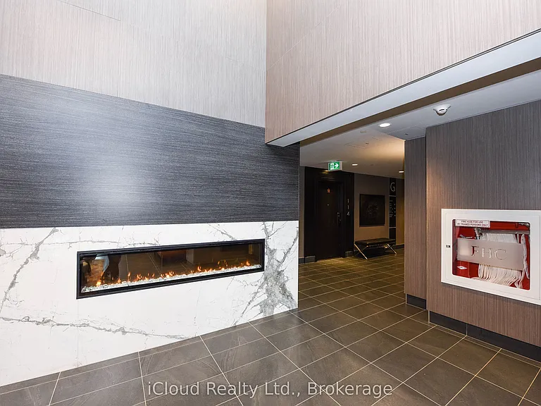 95 Dundas St W #4 — Photo 5