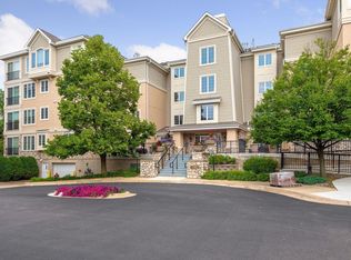 11460 Fairfield Rd #403, Minnetonka, MN 55305