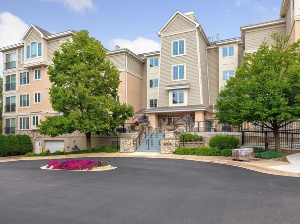 11460 Fairfield Rd W Unit 403, Hopkins, MN 55305