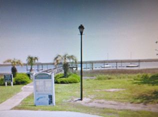 102 Cabretta Island Cir, Brunswick, GA 31520