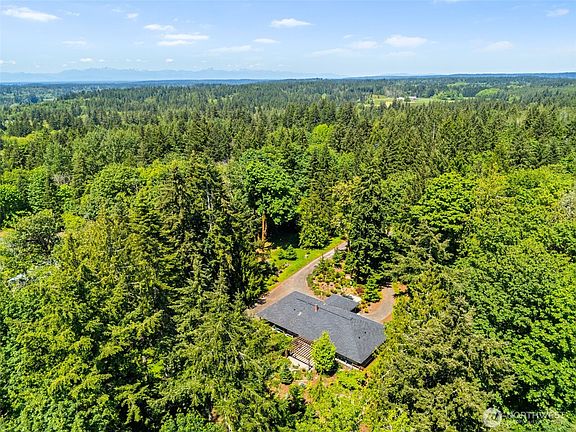 2nd image of 4539 Foxhall Drive NE