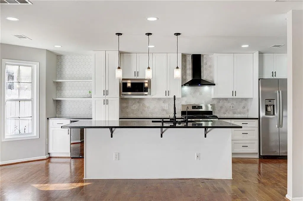 3 bed, 2.5 bath, 1486 sqft, $2,500 — Photo 2